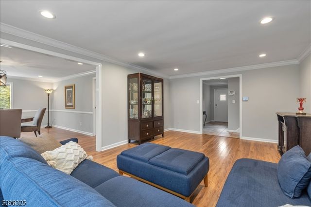 1933 Mary Ellen Ln, Scotch Plains Twp., NJ 07076