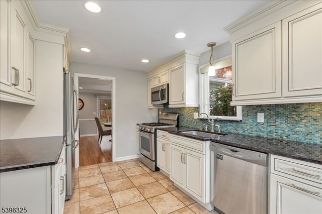 1933 Mary Ellen Ln, Scotch Plains Twp., NJ 07076