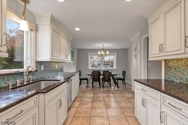 1933 Mary Ellen Ln, Scotch Plains Twp., NJ 07076