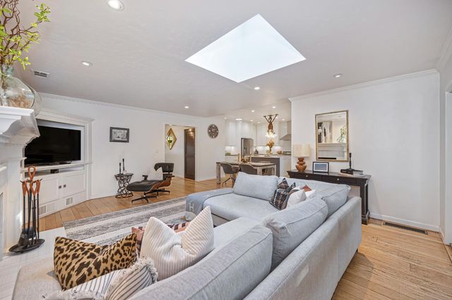 3852 El Ricon Way, Sacramento, CA 95864