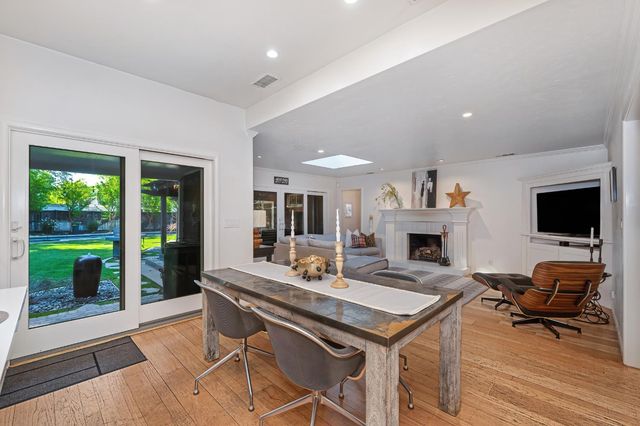 3852 El Ricon Way, Sacramento, CA 95864