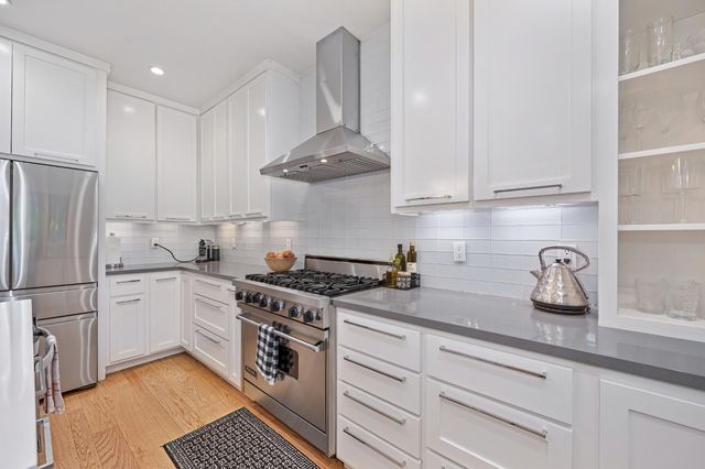 3852 El Ricon Way, Sacramento, CA 95864