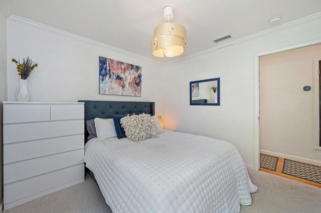 3852 El Ricon Way, Sacramento, CA 95864