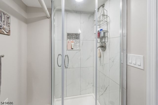 17 Woodstone Rd, Rockaway Boro, NJ 07866