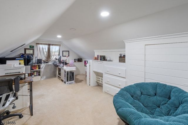 17 Woodstone Rd, Rockaway Boro, NJ 07866