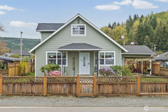 320 Coal Avenue, Carbonado, WA 98323