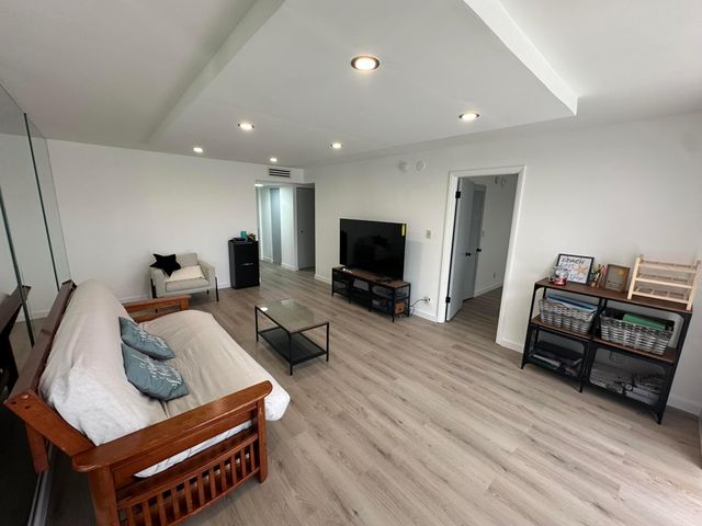 500 Executive Center Drive 3h, West Palm Beach, FL 33401