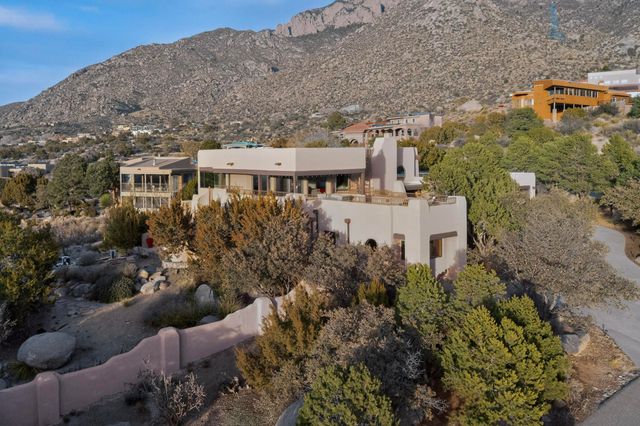 42 Cedar Hill Place NE, Albuquerque, NM 87122