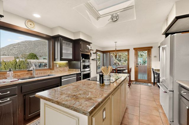 42 Cedar Hill Place NE, Albuquerque, NM 87122