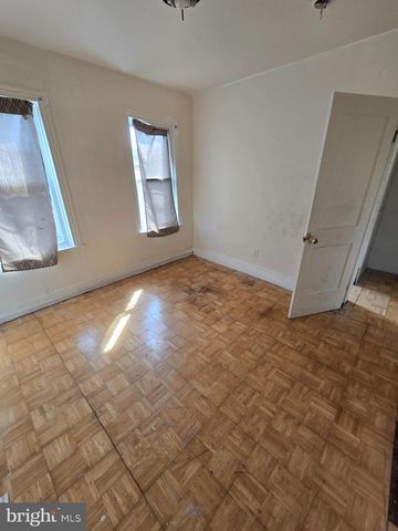 208 MAPLE ST, Reading, PA 19602