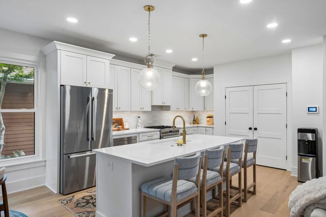 136 Etiwan Park Street, Charleston, SC 29492
