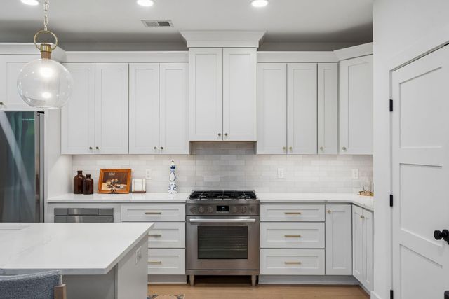 136 Etiwan Park Street, Charleston, SC 29492