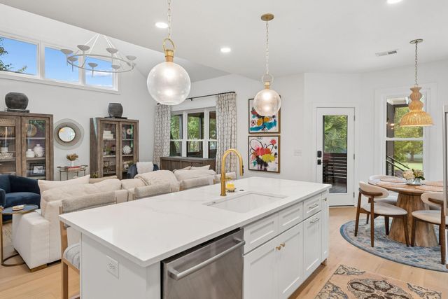 136 Etiwan Park Street, Charleston, SC 29492