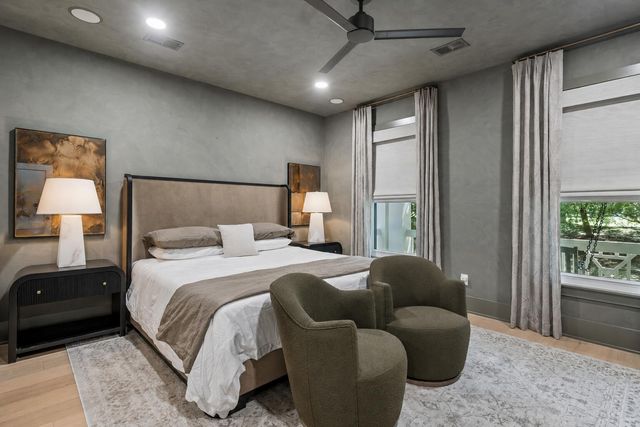136 Etiwan Park Street, Charleston, SC 29492