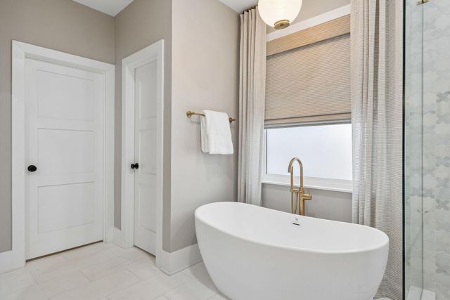 136 Etiwan Park Street, Charleston, SC 29492