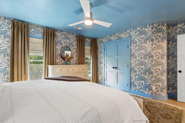 136 Etiwan Park Street, Charleston, SC 29492