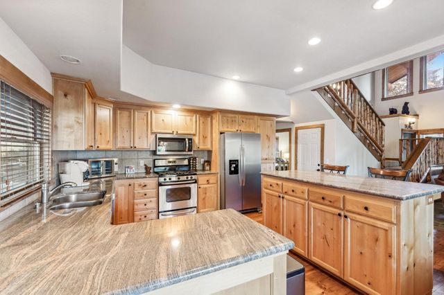 39801 Woody Lane, Shaver Lake, CA 93664