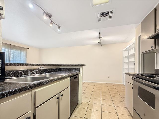 12905 Woodforest Boulevard 601, Houston, TX 77015
