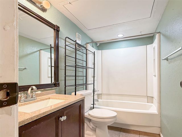 12905 Woodforest Boulevard 601, Houston, TX 77015