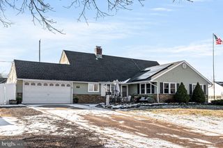 29 SPINDLETREE RD, Levittown, PA 19056