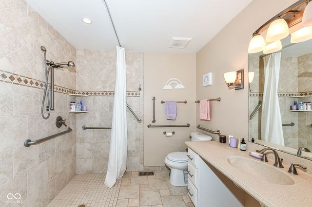 10188 E Lakeshore Drive, Carmel, IN 46033