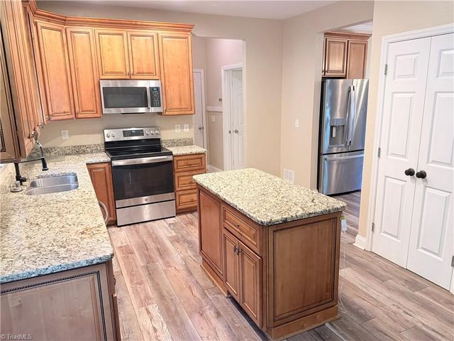 7605 Keating Drive, Oak Ridge, NC 27310