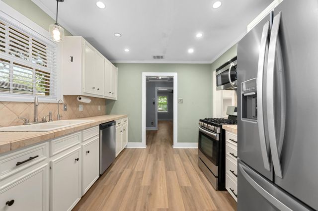 1216 S Myrtle ST, Georgetown, TX 78626