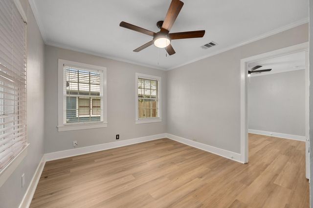 1216 S Myrtle ST, Georgetown, TX 78626