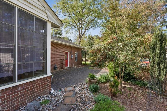 214 Nelson District RD, Yorktown, VA 23692