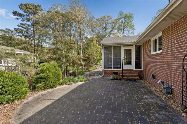 214 Nelson District RD, Yorktown, VA 23692