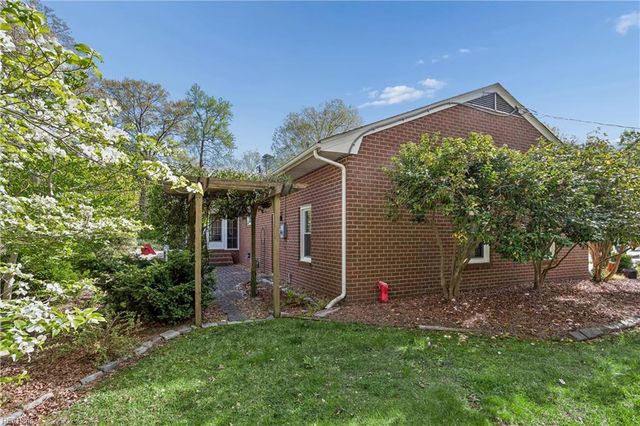 214 Nelson District RD, Yorktown, VA 23692