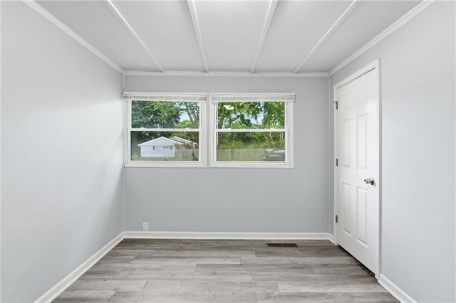 6108 N Charlotte Street, Kansas City, MO 64118