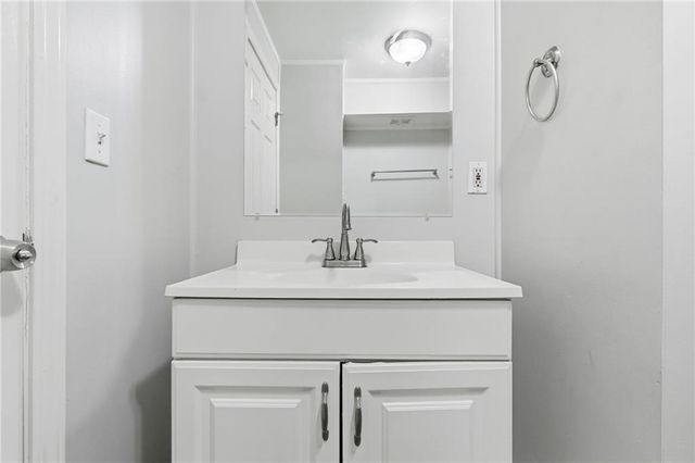 6108 N Charlotte Street, Kansas City, MO 64118