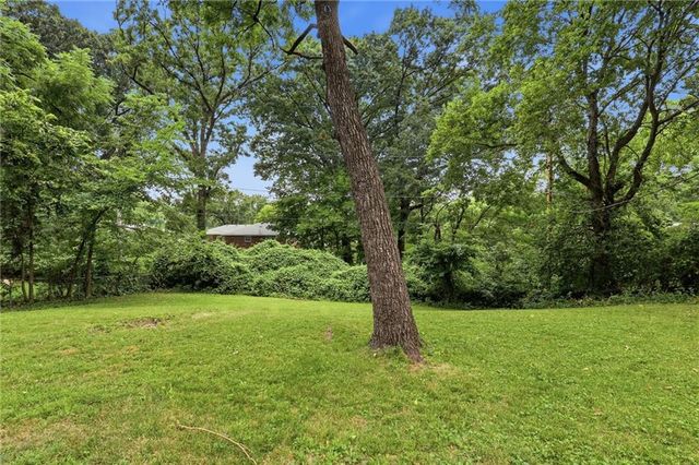 6108 N Charlotte Street, Kansas City, MO 64118