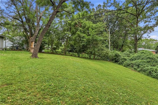 6108 N Charlotte Street, Kansas City, MO 64118