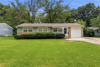 6108 N Charlotte Street, Kansas City, MO 64118