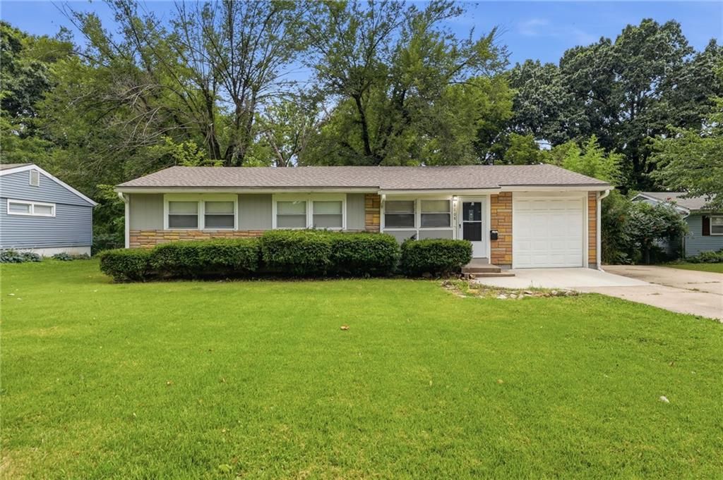 6108 N Charlotte Street, Kansas City, MO 64118
