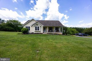 677 RIDGE RD S, Martinsburg, WV 25403
