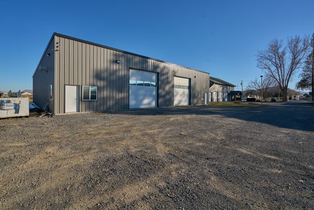 1081 Joe Wright Road, Klamath Falls, OR 97603