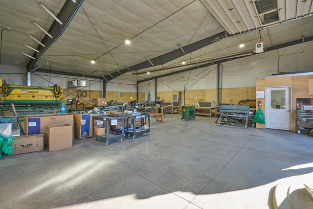 1081 Joe Wright Road, Klamath Falls, OR 97603