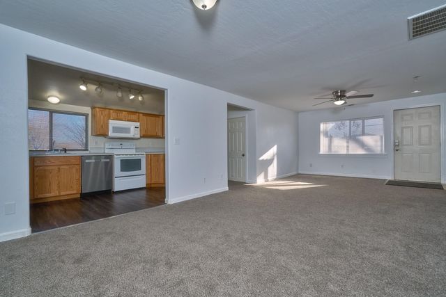 1081 Joe Wright Road, Klamath Falls, OR 97603