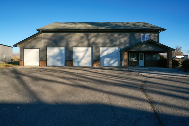 1081 Joe Wright Road, Klamath Falls, OR 97603