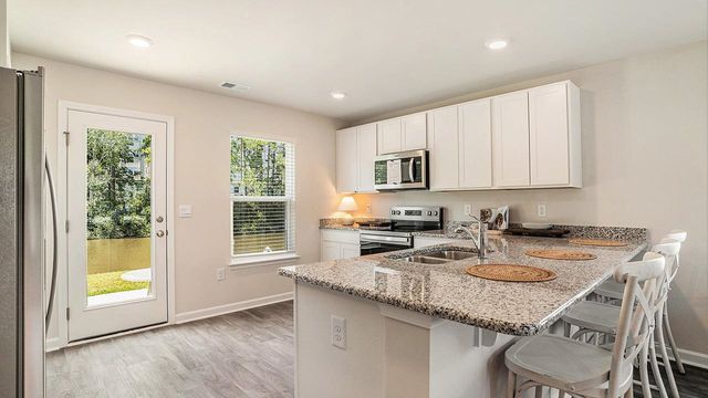 915 Farmers Passage Loop, Loris, SC 29569