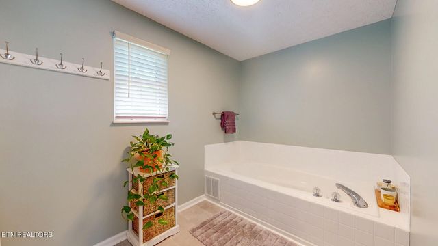 1859 Poplar Hill Rd, Knoxville, TN 37922