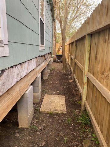 4605 Dakota Street, Dickinson, TX 77539