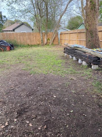 4605 Dakota Street, Dickinson, TX 77539