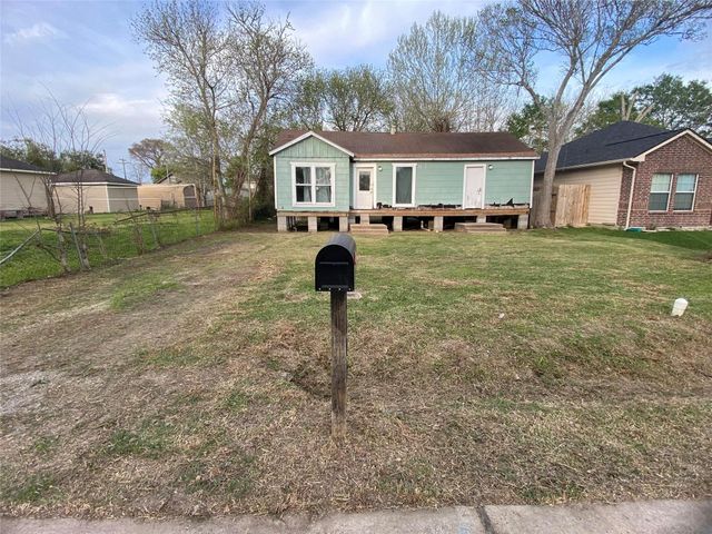 4605 Dakota Street, Dickinson, TX 77539