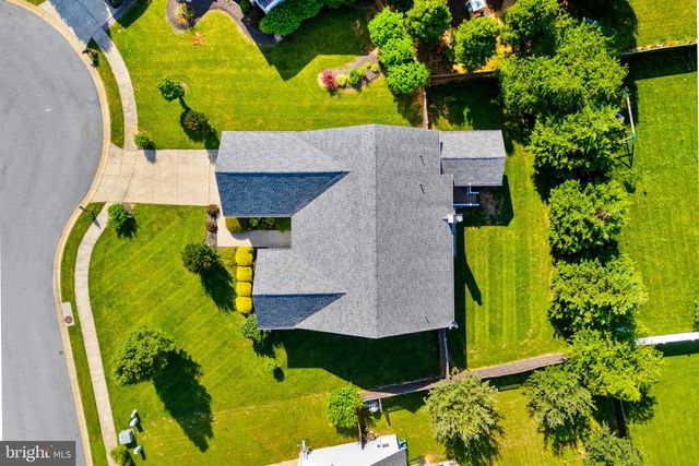 32 FLAG CT, Charles Town, WV 25414