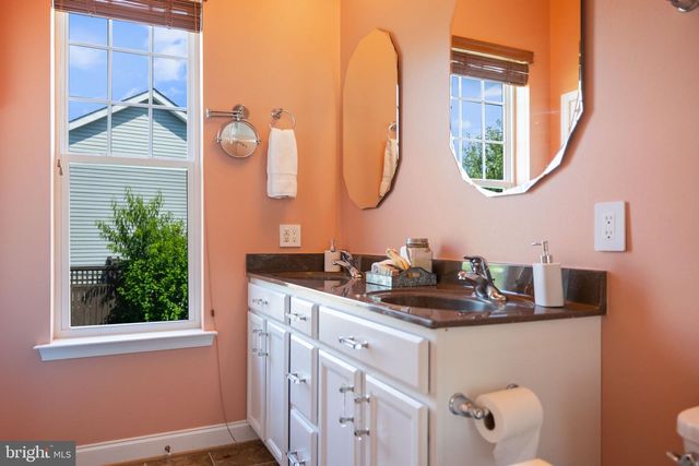 32 FLAG CT, Charles Town, WV 25414