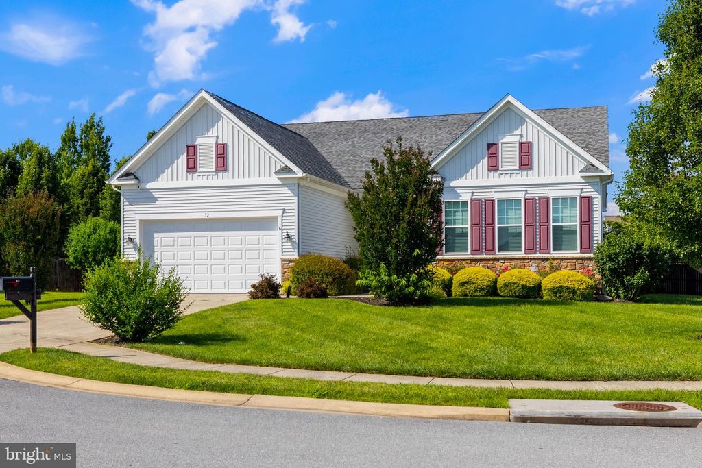 32 FLAG CT, Charles Town, WV 25414